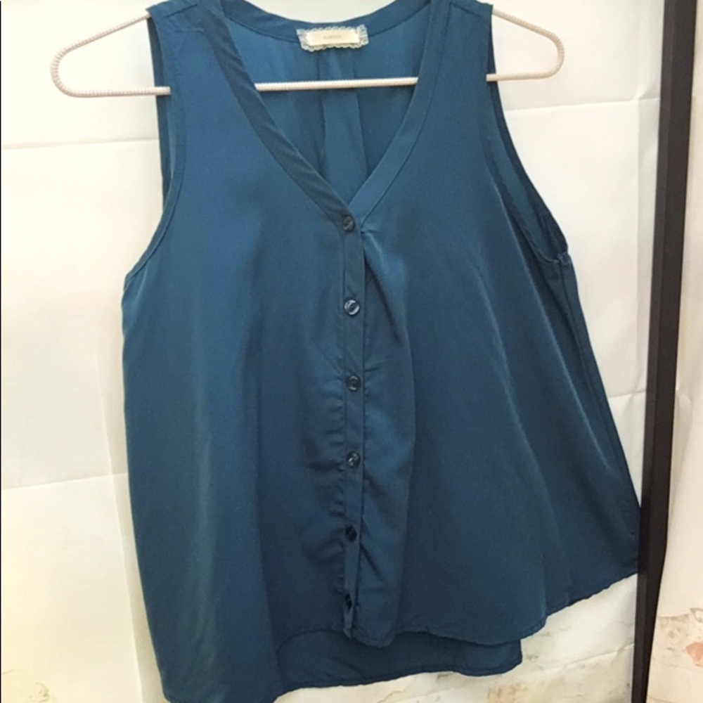 Soprano from Nordstrom Big Girl’s Sleeveless Loose A-line Fit Button Down Blouse